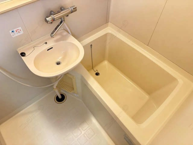 洗面　同型参考写真